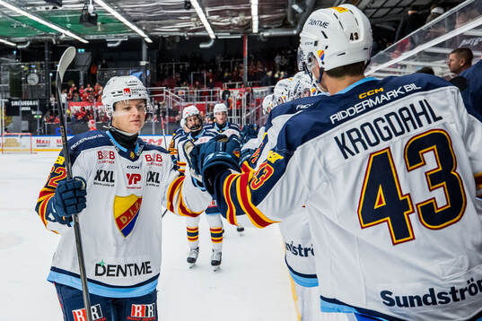 Djurgårdens Hampus Larsson jublar