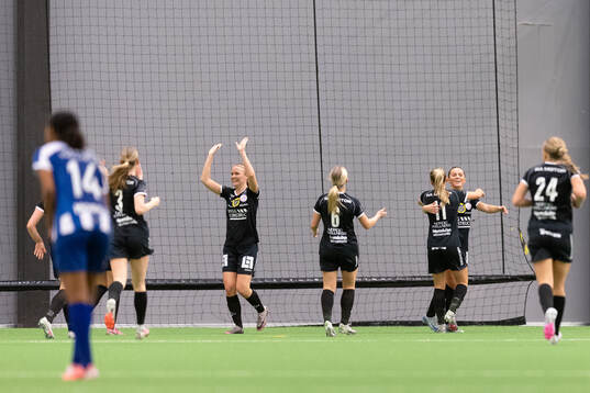 Uppsalas Stina Leffler jublar