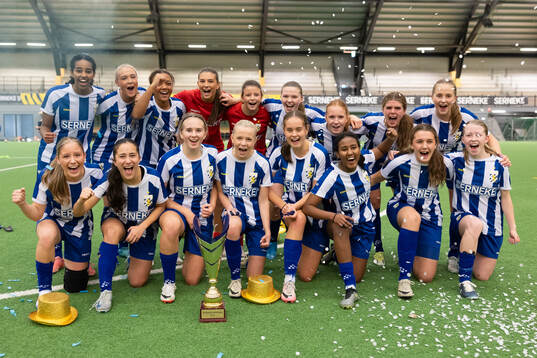IFK Göteborgs spelare jublar
