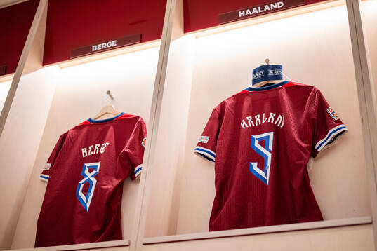 The kits of Sander Berge and Erling Braut Haaland of Norway