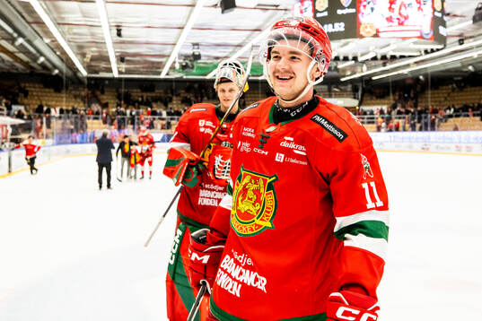 Moras Gustav Salmi-Lilja jublar