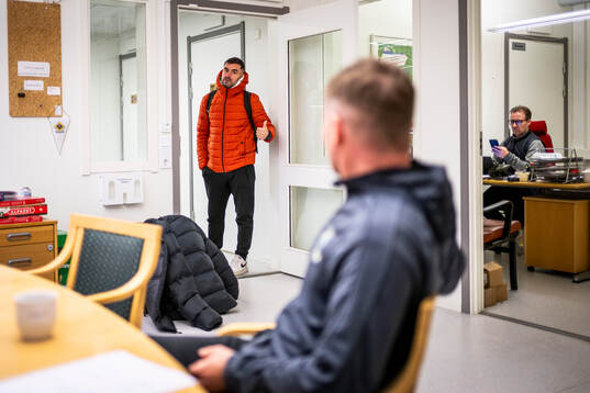 Tränare Igor Arsenijevic tillsammans med tränare Jussi Kontinen och sportchef Stefan Jansson