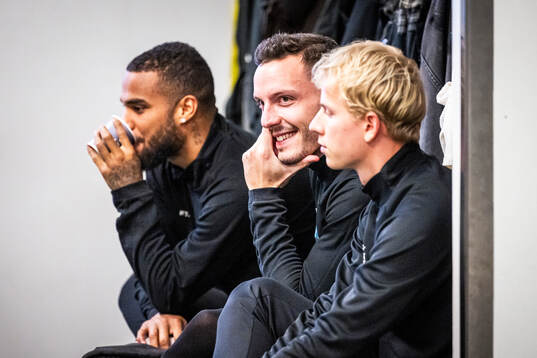 Målvakt Lamin Sarr, Viktor Ekblom och Jakob Andersson