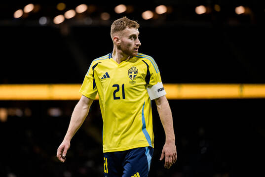 Bla gjennom flere bilder av Dejan Kulusevski