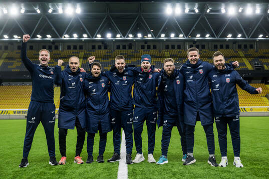 Head coach Even Sel of Norway celebrates with staff after the under-19 Euro Qualifier football match between Sweden and Norway on November 19, 2024 in Borås. 
