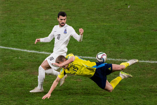 Aleksey Isaev of Azerbaijan and Carl Starfelt of Sweden