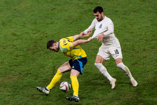 Gabriel Gudmundsson of Sweden and Aleksey Isaev of Azerbaijan