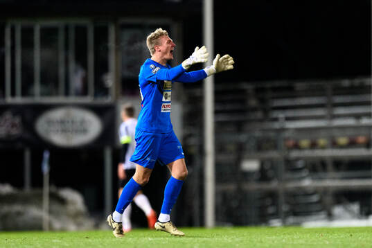 Landskronas målvakt Svante Hildeman jublar efter 1-1 av Robin Dzabic (ej i bild)