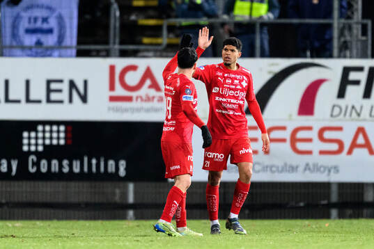 Värnamos Luke Le Roux jublar efter 2-2