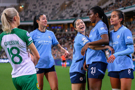 of Manchester City Leila Ouahabi , Yui Hasegawa and Khadija Shaw of Manchester City celebrate the 0-1 goal