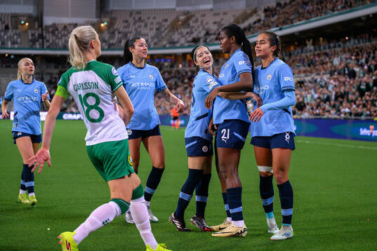 Leila Ouahabi , Yui Hasegawa and Khadija Shaw of Manchester
