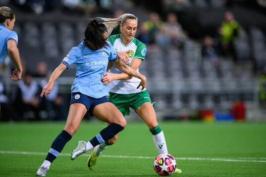Leila Ouahabi of Manchester City and Ellen Wangerheim of