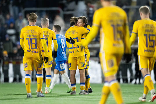 IFK Göteborgs Kolbeinn Thordarson jublar efter 1-2 