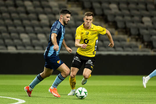 Djurgårdens Besard Sabovic och Elfsborgs Andri Fannar