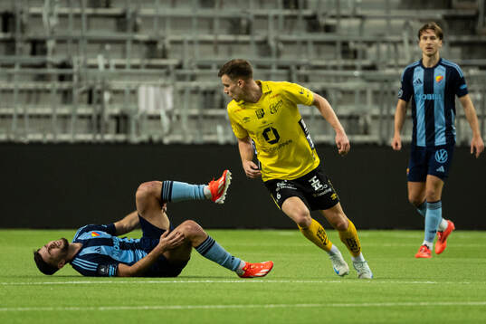 Djurgårdens Besard Sabovic och Elfsborgs Andri Fannar