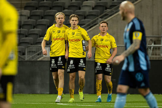 Elfsborgs Gottfrid Rapp jublar med Ludvig Richtnér och