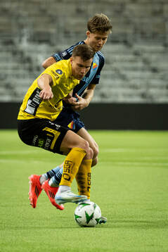 Elfsborgs Andri Fannar Baldursson och Djurgårdens Patric Åslund