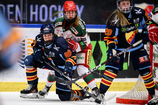 Djurgårdens Selma Tyreskog och Modos Adela Sapovalivova