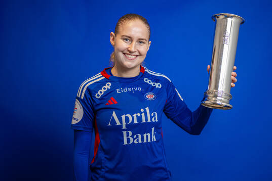 Iselin Sandnes Olsen of Vålerenga poses for a portrait