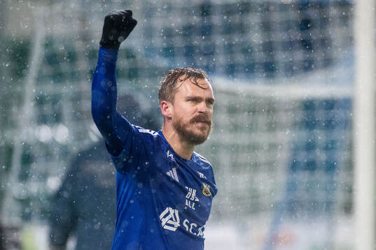 GIF Sundsvalls Pontus Engblom jublar efter 2-2