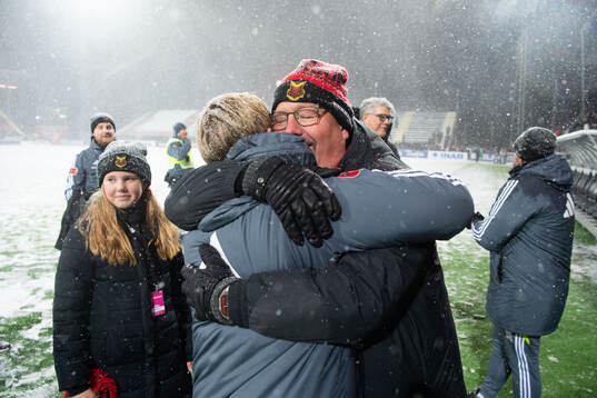 Östersunds ordförande Anders Cederberg och sportchef Stefan Lundin jublar