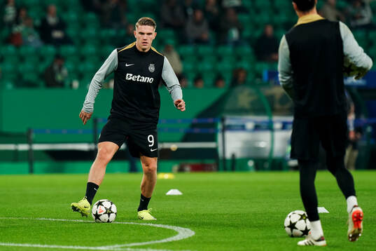 Viktor Gyökeres of Sporting Lisbon ahead of the Champions League football match between Sporting Lisbon and Arsenal on November 26, 2024 in Lissabon. 