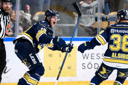 HV71s Henrik Borgström jublar