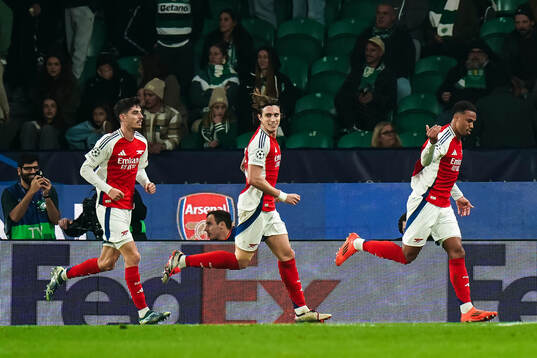 Gabriel of Arsenal celebrates the 0-3 goal