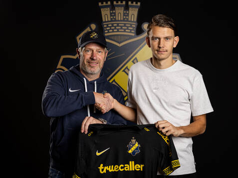 AIKs sportchef Thomas Berntsen och Kazper Karlsson