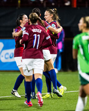 Caroline Graham Hansen of Norway celebrates
