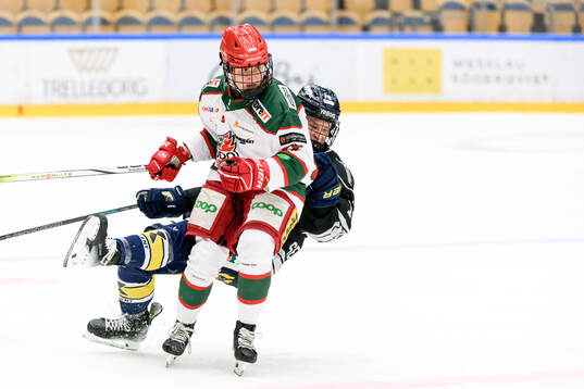 Modos Adela Sapovalivova och HV71s Klara Seroiszkova