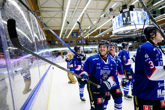 Karlskogas Viktor Lennartsson jublar