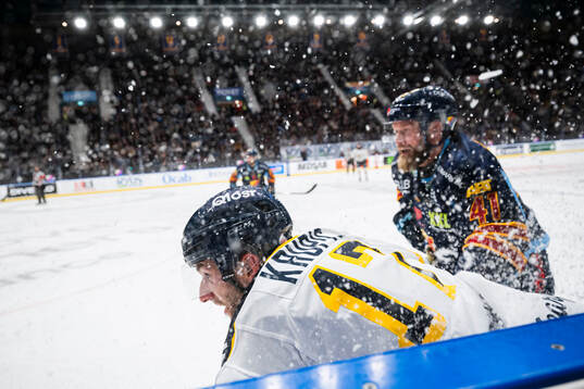 Södertäljes Amil Krupic och Djurgårdens Patrick Thoresen