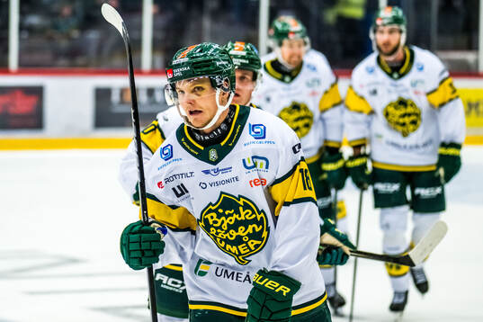 Björklövens Axel Ottosson jublar