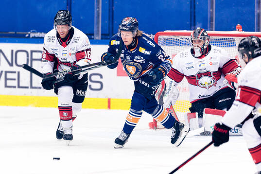 Malmö Redhawks Matias Lassen och Växjös Karl Henriksson