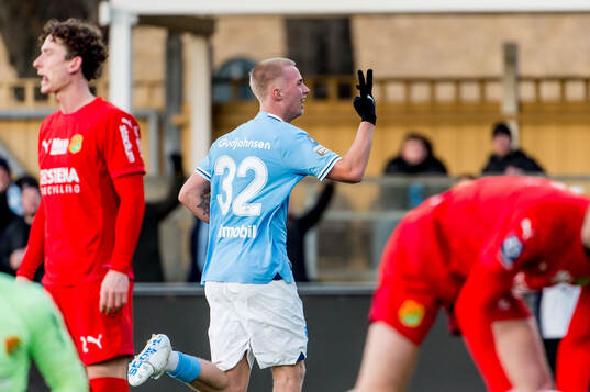 Malmö FFs Daniel Gudjohnsen jublar efter 4-2