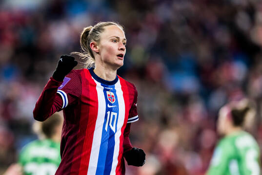 Caroline Graham Hansen of Norway celebrates scoring the 1-0