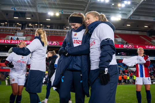 Mathilde Harviken and Justine Kielland of Norway