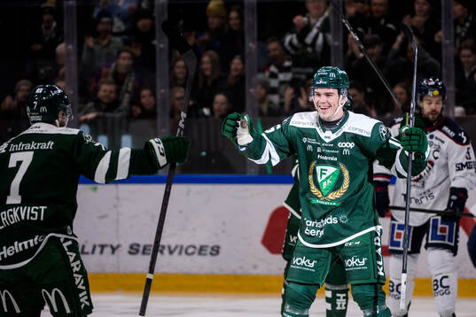 Färjestads Alexander Ljungkrantz jublar
