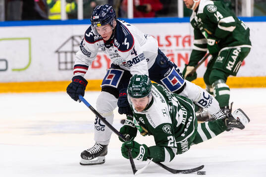 Linköpings Oscar Lawner och Färjestads Emil Alba