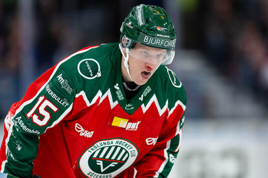 Frölundas Gustav Rydahl blöder