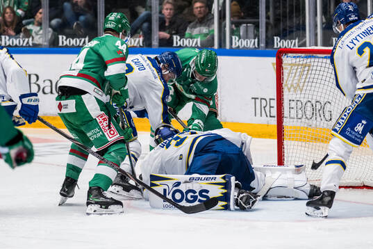 Leksands Marcus Karlberg och målvakt Jakob Hellsten och