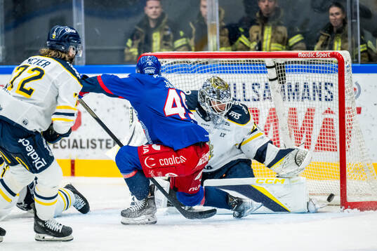 Oskarshamns Michael Joyaux gör 2-4 målet