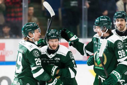 Färjestads Axel Bergkvist jublar