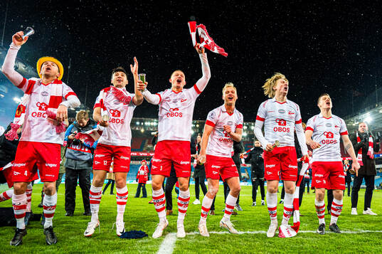 Stian Stray Molde, Patrick Robert Metcalfe, Brage Skaret, Morten Bjørlo, Daniel Fritz Eid and Joannes Bjartalid of Fredrikstad celebrates with the trophy