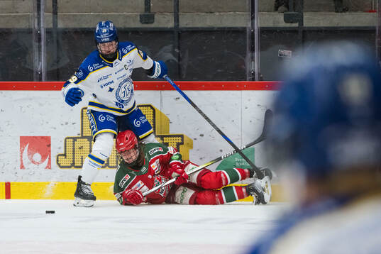 Leksands Courtney Vorster och Modos Adela Sapovalivova