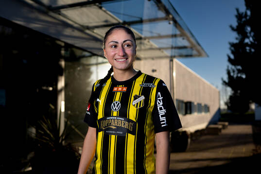 Bla gjennom flere bilder av Fotboll, Damallsvenskan, Häcken, Nyförvärv