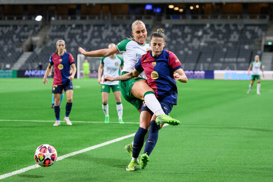 Cathinka Tandberg of Hammarby and Ona Batlle of Barcelona