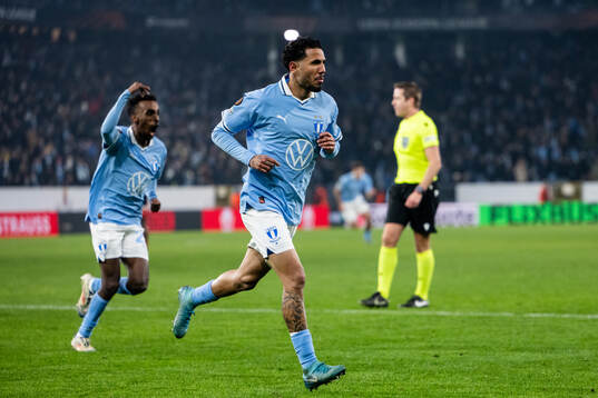 Sergio Pena of Malmö FF celebrates after scoring 2-2