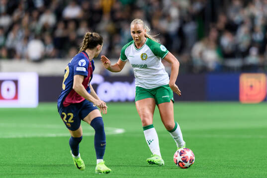Ona Batlle of Barcelona and Cathinka Tandberg of Hammarby